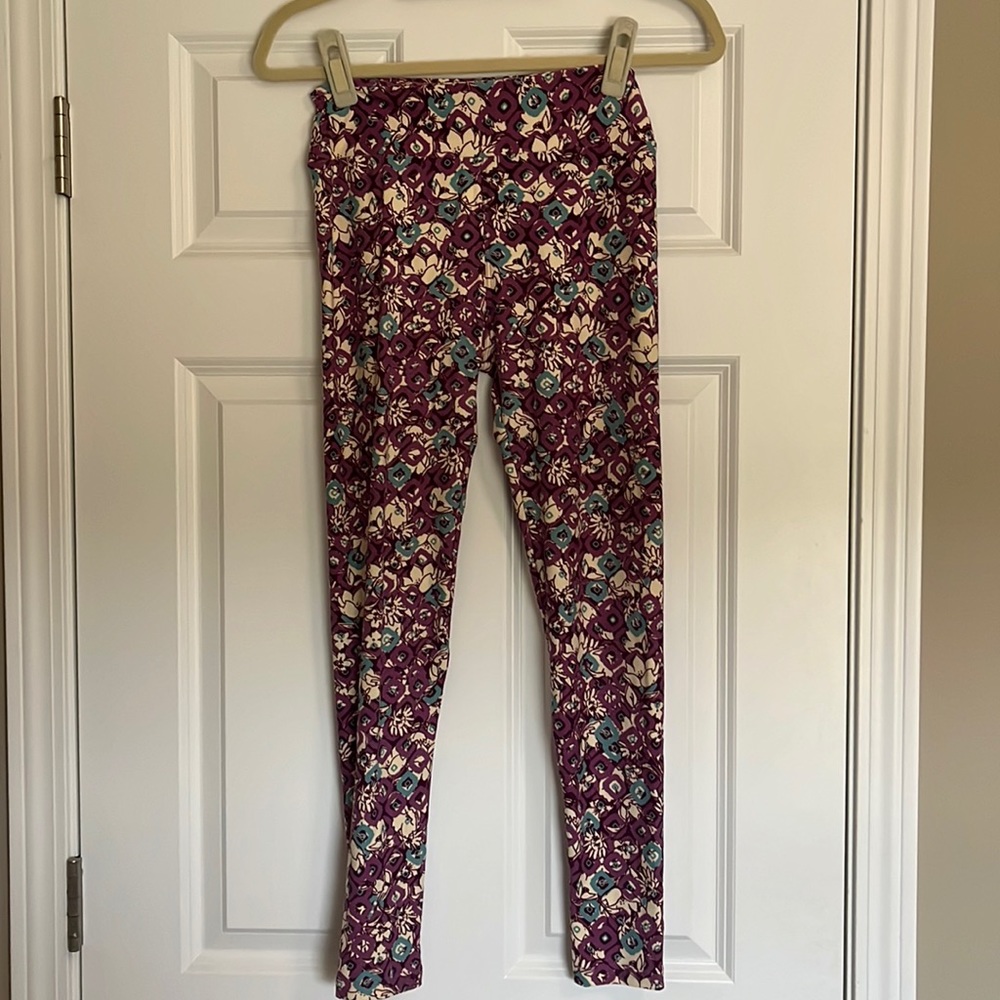 One size, purple LulaRoe leggings